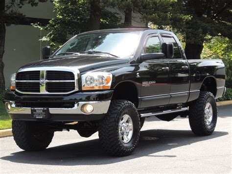 2006 Dodge Ram 2500 SLT/4X4/5.9L Cummins Diesel/ 50k miles/ LIFTED