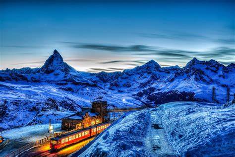 4K Ultra HD Wallpaper: Winter Train Journey through Matterhorn, Swiss Alps