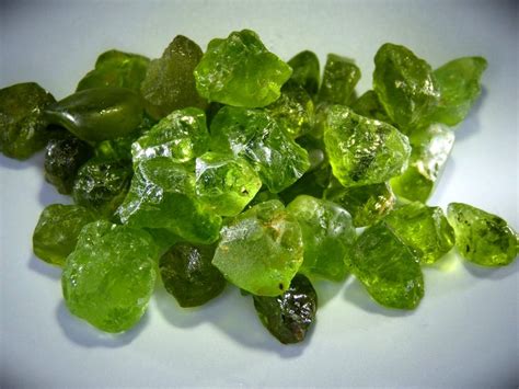 New Research Resolves 40 Years of Debate on the Strength of Olivine ...