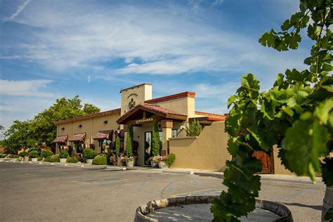 D.H. Lescombes Winery & Bistro | Best Las Cruces Restaurant & Caterer | Las cruces restaurants ...