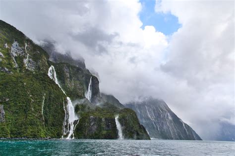 Milford Sound in New Zealand 2024-2025 - Rove.me