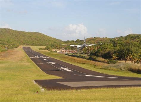 Mustique Airport - Terni Oggi