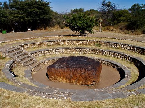 Perbedaan Meteoroid, Meteor dan Meteorit - Guru Geografi