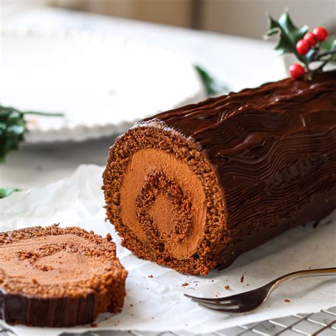 Easy Vegan Yule Log - Project Vegan Baking