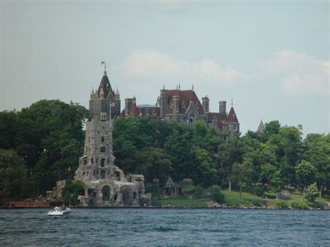 Thousand Island boat tour | Thousand islands, Boat tours, Island