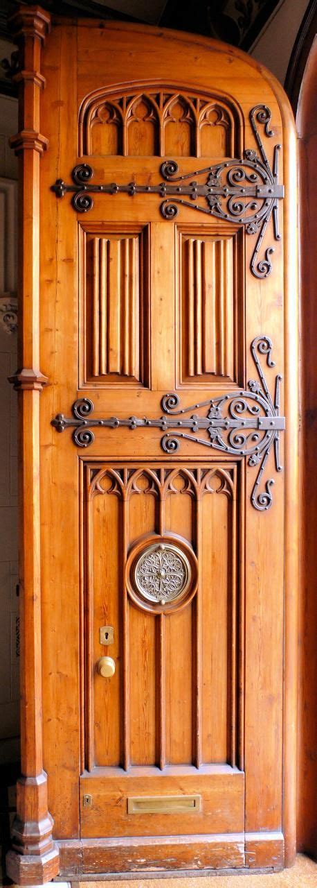 Hinged door in Barcelona | Beautiful doors, Gorgeous doors, Old doors