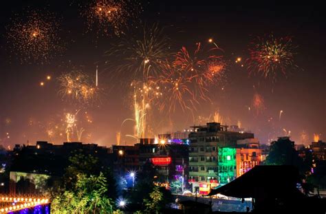 Buy fireworks for Diwali festival for delivery. Discount fireworks for ...