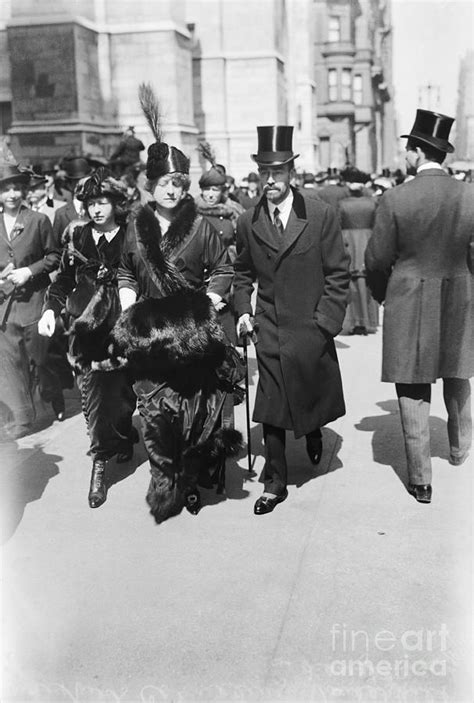 Vanderbilt Family Promenading On Fifth Photograph by Bettmann | Fine Art America