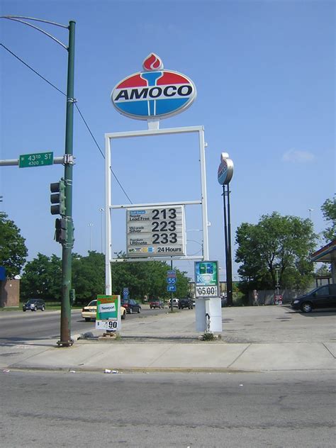 AMOCO | One of the last Amoco stations in Chicago at 43rd St… | Flickr