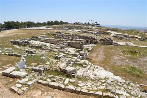 The Temple on Mount Gerizim—In the Bible and Archaeology - Biblical ...