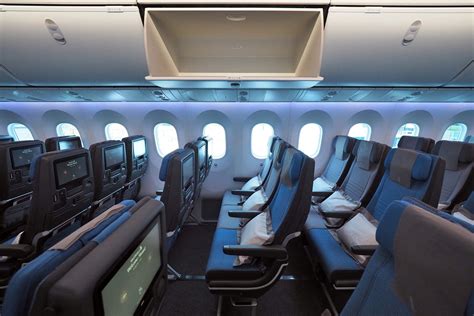 First Look: Singapore's 787-10 Dreamliner Economy Cabin