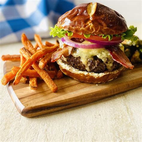 wagyu beef mince burger recipe - Jina Guerin