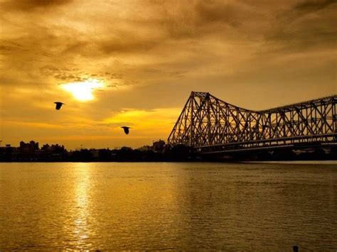 Sunset over Howrah bridge. City Life Photography, Bridge Photography ...