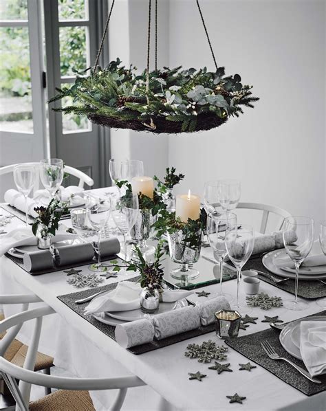 Beautiful ways to decorate your Christmas Table | Table de noël blanche, Decoration noel, Table ...