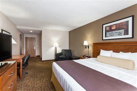 Days Inn & Suites by Wyndham Fort Pierce I-95 | Ft Pierce, FL Hotels