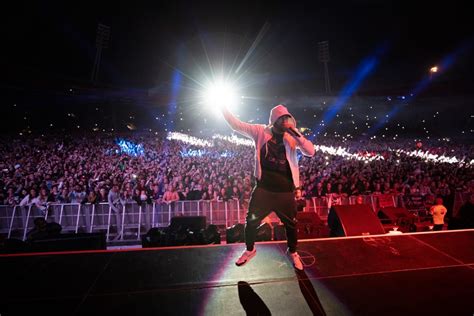 Eminem concert rocks records in Wellington | RNZ News