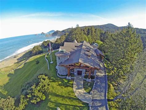 $15.9 Million 28 Acre Waterfront Estate In Gold Beach, OR | Homes of the Rich