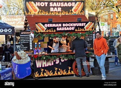 Shoppers browsing at Worcester Christmas market, in the city centre streets Stock Photo - Alamy