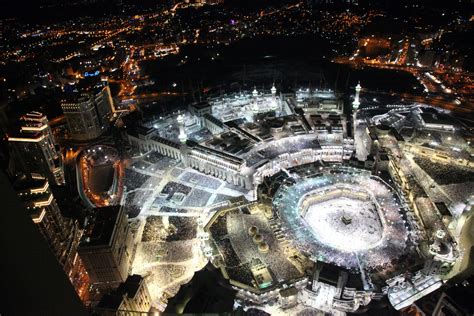 Hajj 2017: Islam's Holiest, Most Expensive Trips to Mecca Draw ...