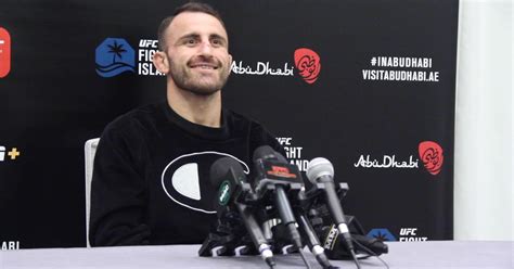 Video: Alexander Volkanovski UFC 251 media day scrum - MMA Fighting