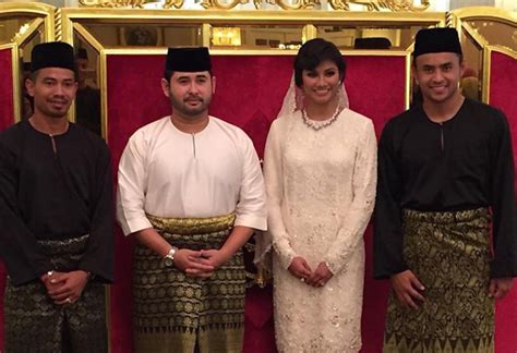 Tunku Mahkota of Johor weds Khaleeda | Astro Awani