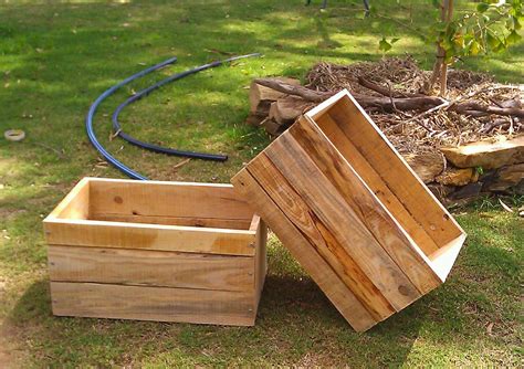 Ana White | Recycled pallet crates - DIY Projects