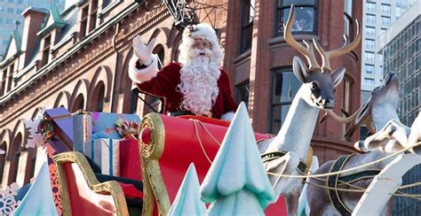 25 festive shots from this year's Toronto Santa Claus Parade (PHOTOS ...