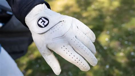 Best Golf Gloves for Comfort, Grip, and Performance 2024