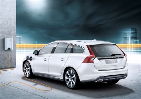 Volvo Car Corporation starts selling the Volvo V60 Plug-in Hybrid in 2012 - Volvo Cars Global ...