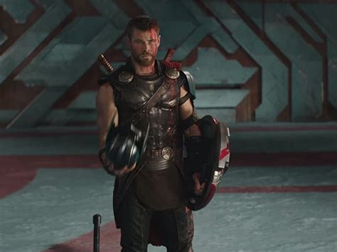 Thor: Ragnarok Trailer - Thor (Minus Hammer And Hair) Vs Hulk. And Loki?