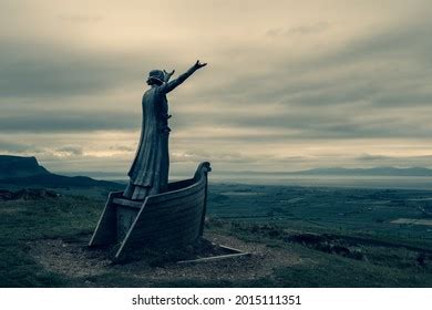 Manannán Mac Lir Statue Binevenagh Head Stock Photo 2015111351 ...