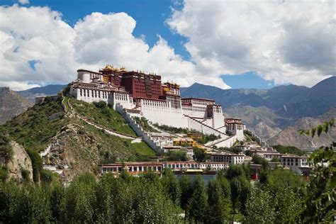 Lhasa is the Capital of Tibet. Information, Attractions and Tours to Lhasa.