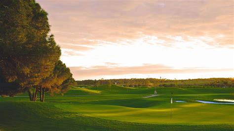 Golf Holidays - Four Seasons Country Club Golf Packages and Accommodation