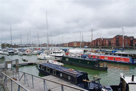 Preston Marina © Bill Boaden cc-by-sa/2.0 :: Geograph Britain and Ireland