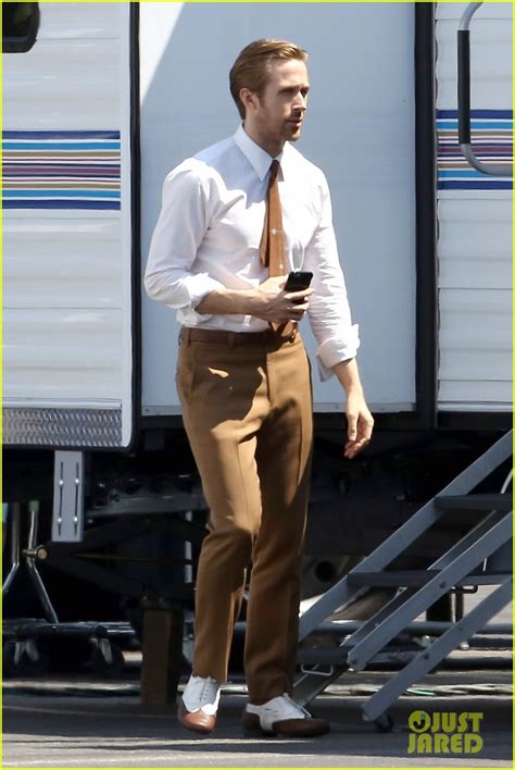 Photo: ryan gosling suit la la land 01 | Photo 3455907 | Just Jared ...