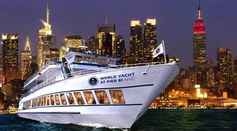 Boat Tours Around New York. Circle Line and World Yacht Cruises