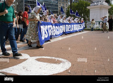 Mothers of Plaza de Mayo protest , Buenos Aires, Argentina Stock Photo ...