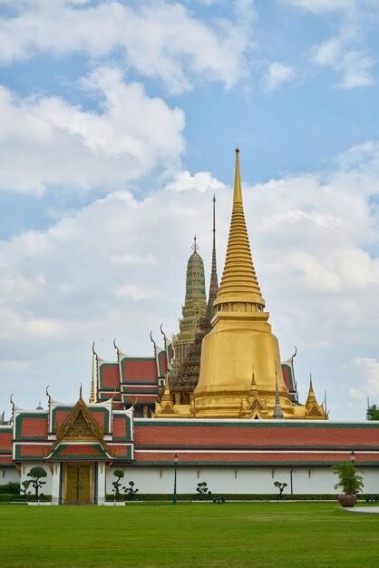 Visit The Grand Palace of Bangkok |Thailand| A Walk-Through History ...