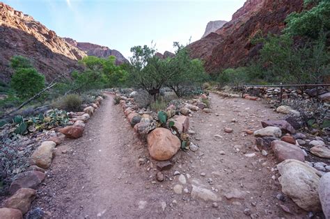 grand-canyon-rim-to-rim-hike_15108459952_o - Trail to Peak