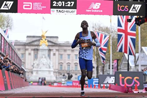 Kenya's Kiptum charges to victory, Hassan stuns on London marathon debut