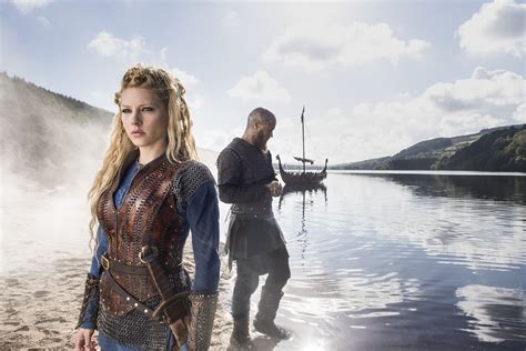 Vikings Lagertha and Ragnar Lothbrok Season 3 Official Picture - Vikings (TV Series) Photo ...