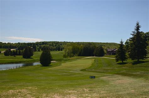 Duntroon Highlands, Duntroon, Ontario - Golf course information and reviews.