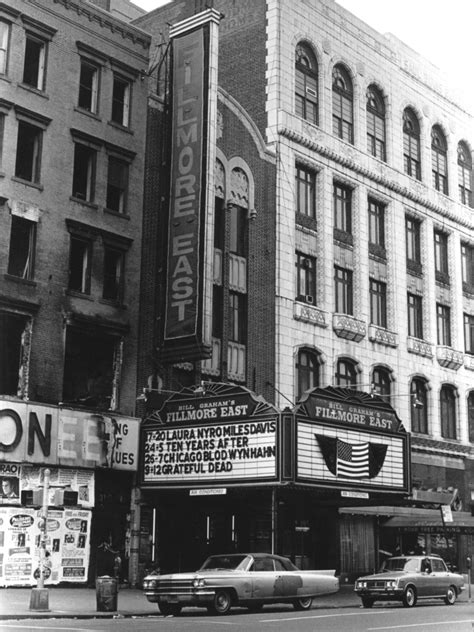 Outside of the Fillmore East July '70 | Grateful Dead