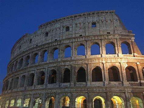 Colosseum at night – MortsOnTheMove