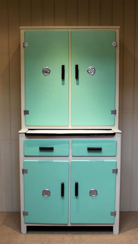 Pin by Karoline Kirk on Kitchen spruce up | Vintage kitchen cabinets, Vintage kitchen, Kitchen ...