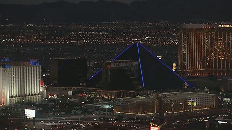 Luxor debuts new lighting feature for pyramid on Las Vegas Strip | KSNV