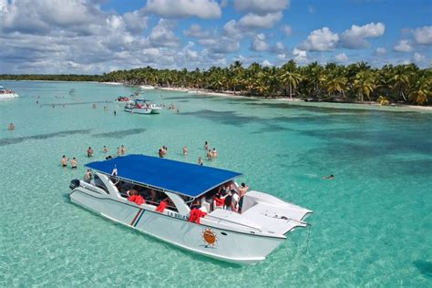 Excursión a isla Saona en catamarán desde Santo Domingo