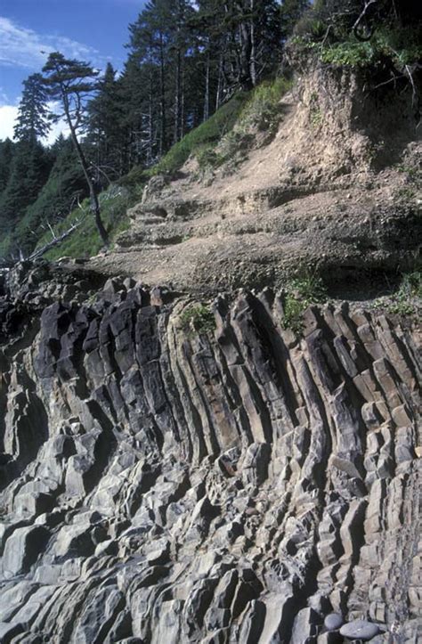 Angular Unconformity, Washington (vertical) – Geology Pics