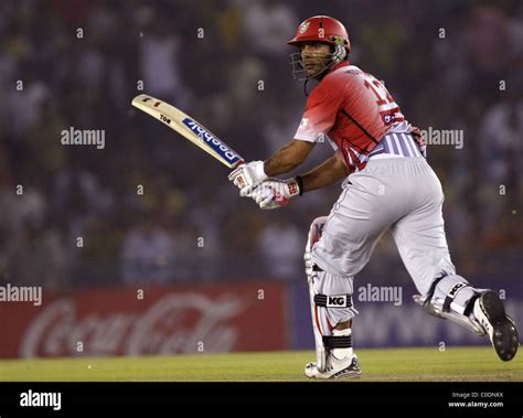 Yuvraj singh ipl hi-res stock photography and images - Alamy