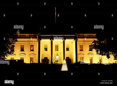 NIGHT VIEW OF WHITE HOUSE WASHINGTON DC USA Stock Photo - Alamy